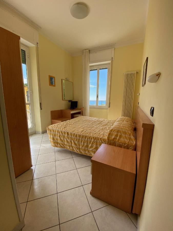 Hotel Rio Alassio Extérieur photo
